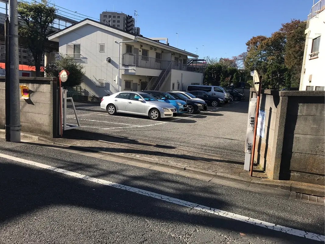 板橋区大原町　月極駐車場